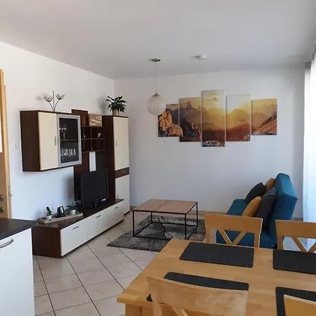 Bachmann Ingrid Apartament Strassen